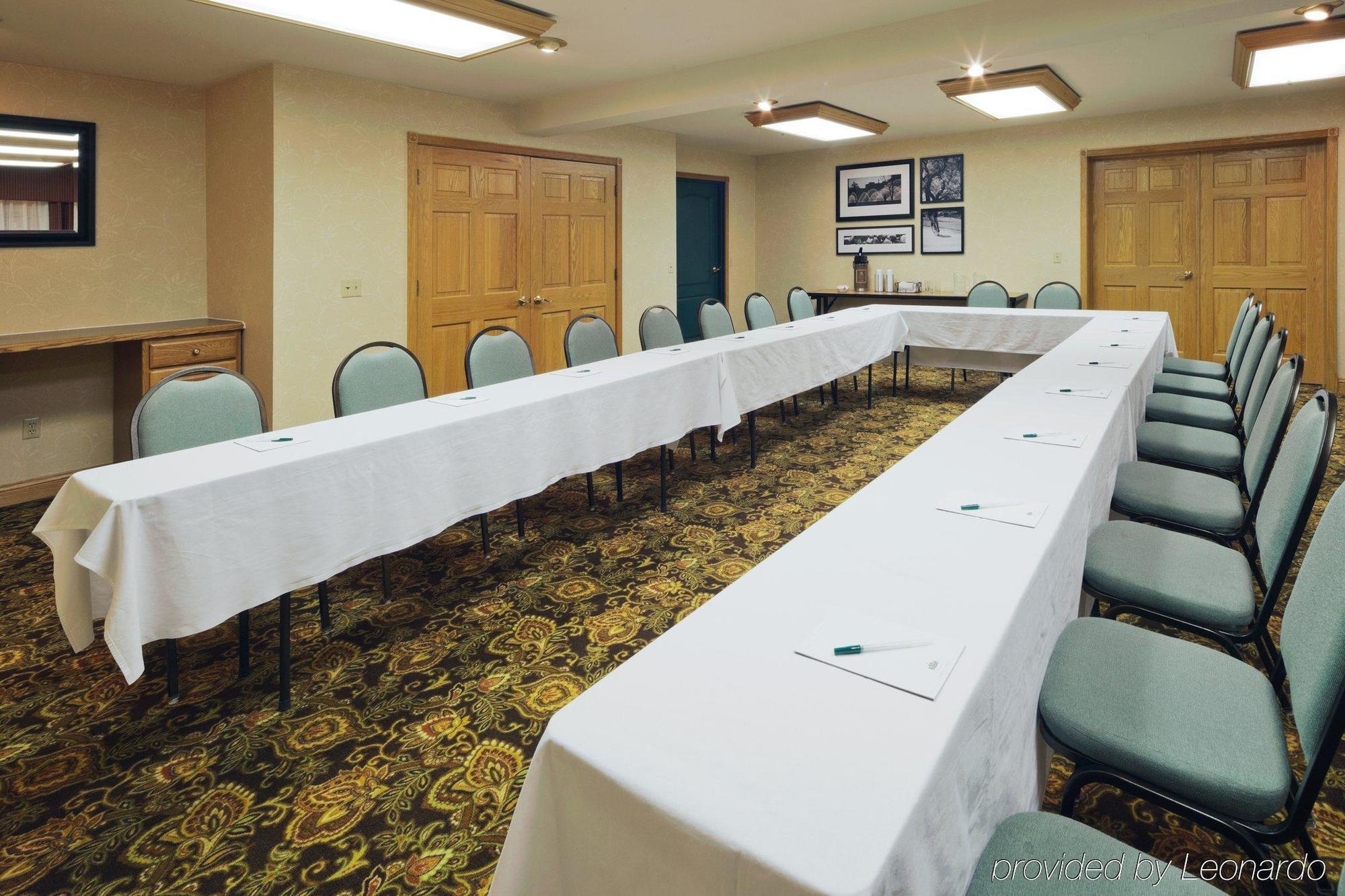 Country Inn & Suites By Radisson Kenosha - Pleasant Prairie Бізнес фото